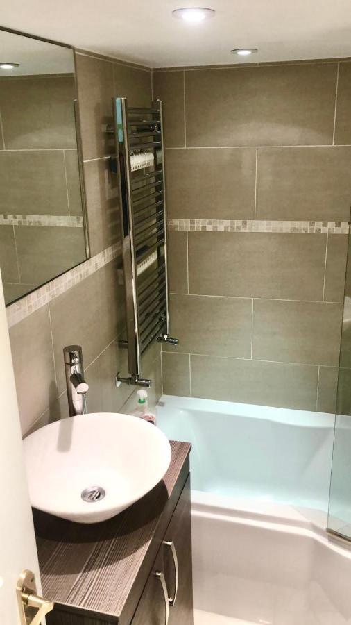 Large 2 Beds Flat Overlooking Clapham Common Park لندن المظهر الخارجي الصورة